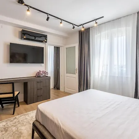 Palazzo 1 Apartment *