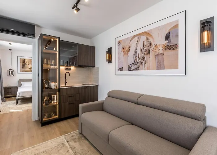 Palazzo 1 Apartment *