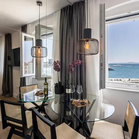 Palazzo 1 * Split