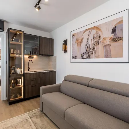 Palazzo 1 Apartment *