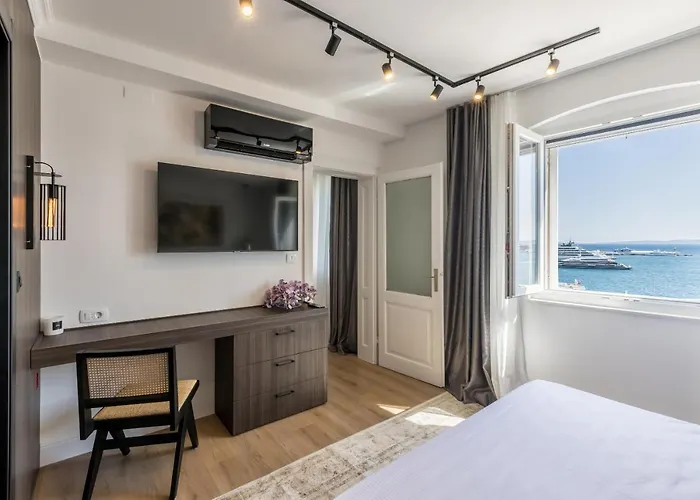 Palazzo 1 * Split