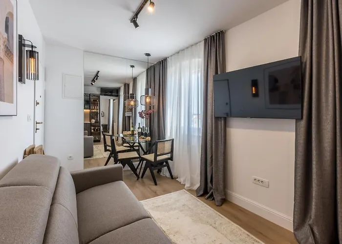 Palazzo 1 * Split